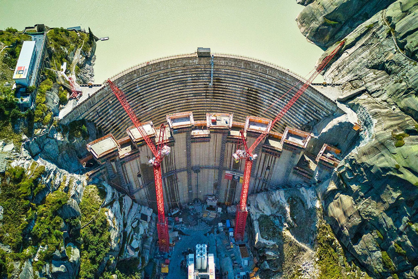 Schwächung des Rechtsstaats: Das Bundesgericht darf die 16 Wasserkraftwerke des Stromgesetzes nicht unabhängig prüfen. © Daniel Reust, CC BY-SA 4.0 via Wikimedia