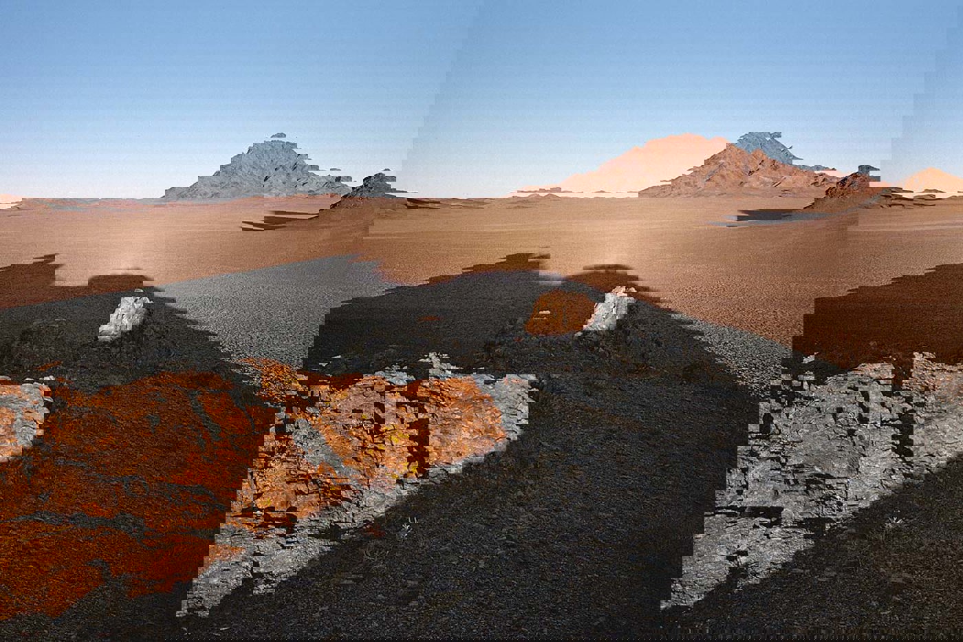 Die Berge und Wüsten südlich des Altai sind von magischer Schönheit. © Ueli Rehsteiner