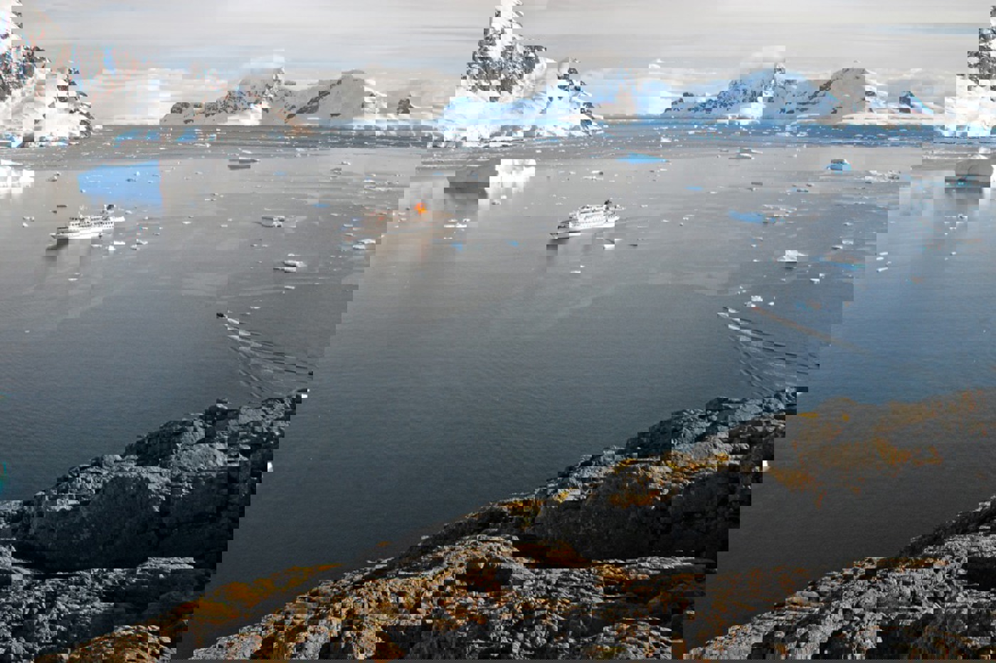 Dem Weissen Kontinent kann man sich nur per Schiff annähern. © Peter Balwin (alle)