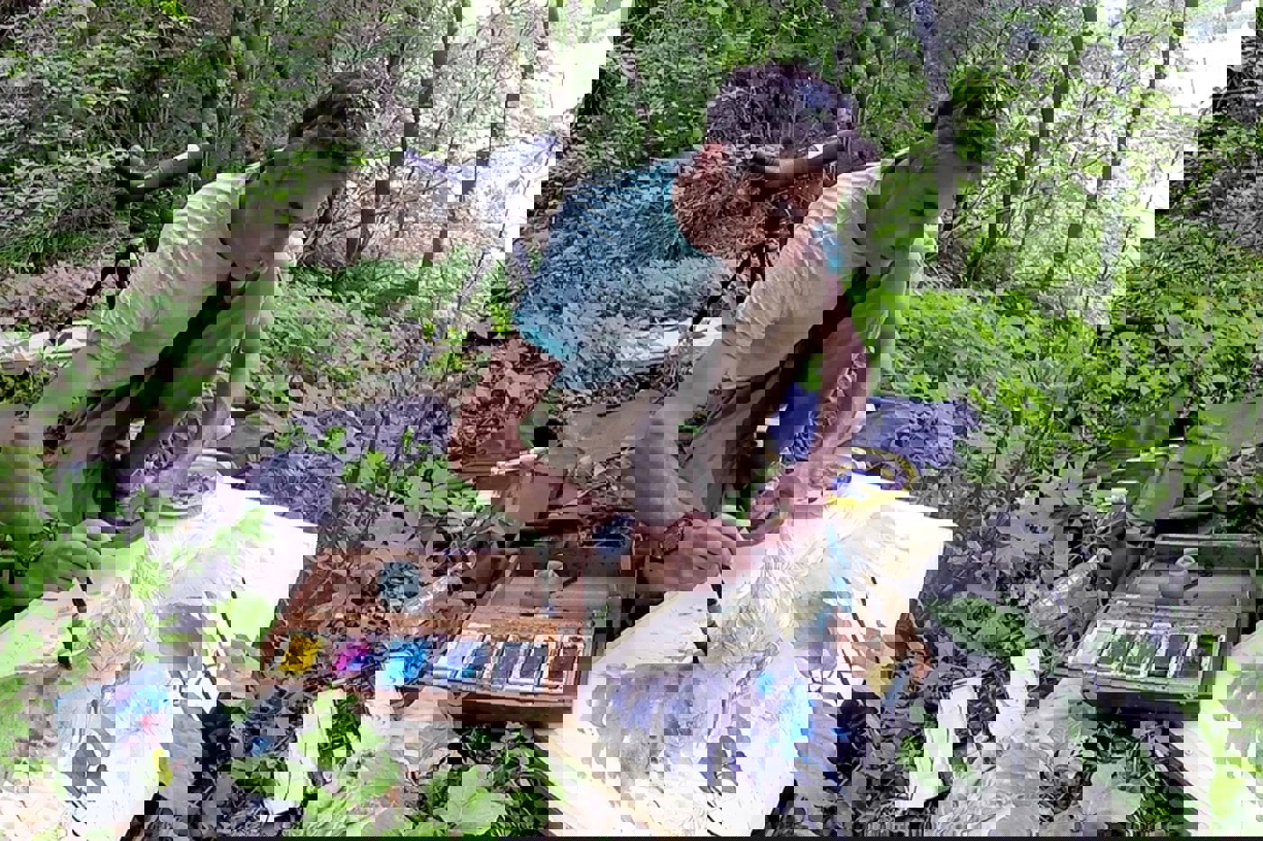 Laurent Willenegger malt hauptsächlich unter freiem Himmel und bei jeder Witterung. © Wildsideproductions (alle)